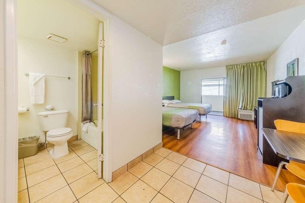 Motel 6 Hemet Room photo