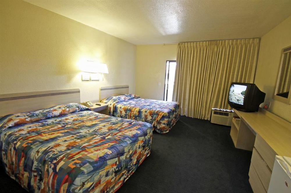 Motel 6 Hemet Room photo