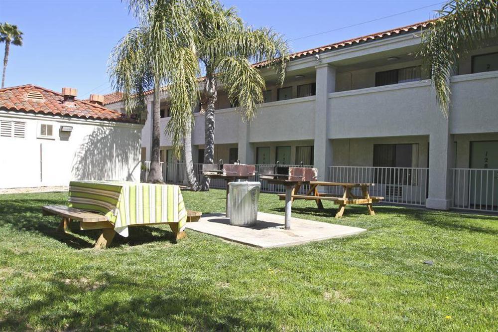 Motel 6 Hemet Amenities photo